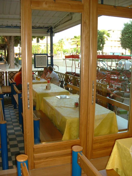 Nome del file=Finestre_20~0.jpg
Dimensione del file=626KiB
Dimensioni=1500x2000
Aggiunta il=%15 %650 %2012 Finestre_20~0.jpg